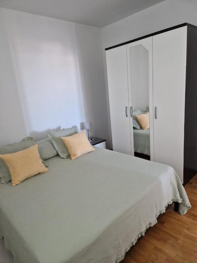 Apartments Sandra Rogoznica  Eksteriør billede
